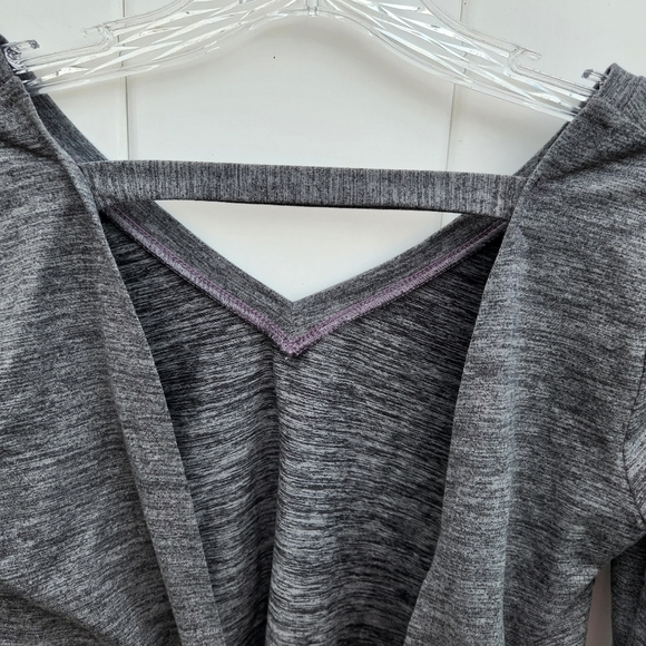 SO Open Back Cropped Long Sleeve Top - Picture 4 of 6